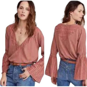 NWT FREE PEOPLE Sayulita Eyelet Flutter Sleeve Top - size Small